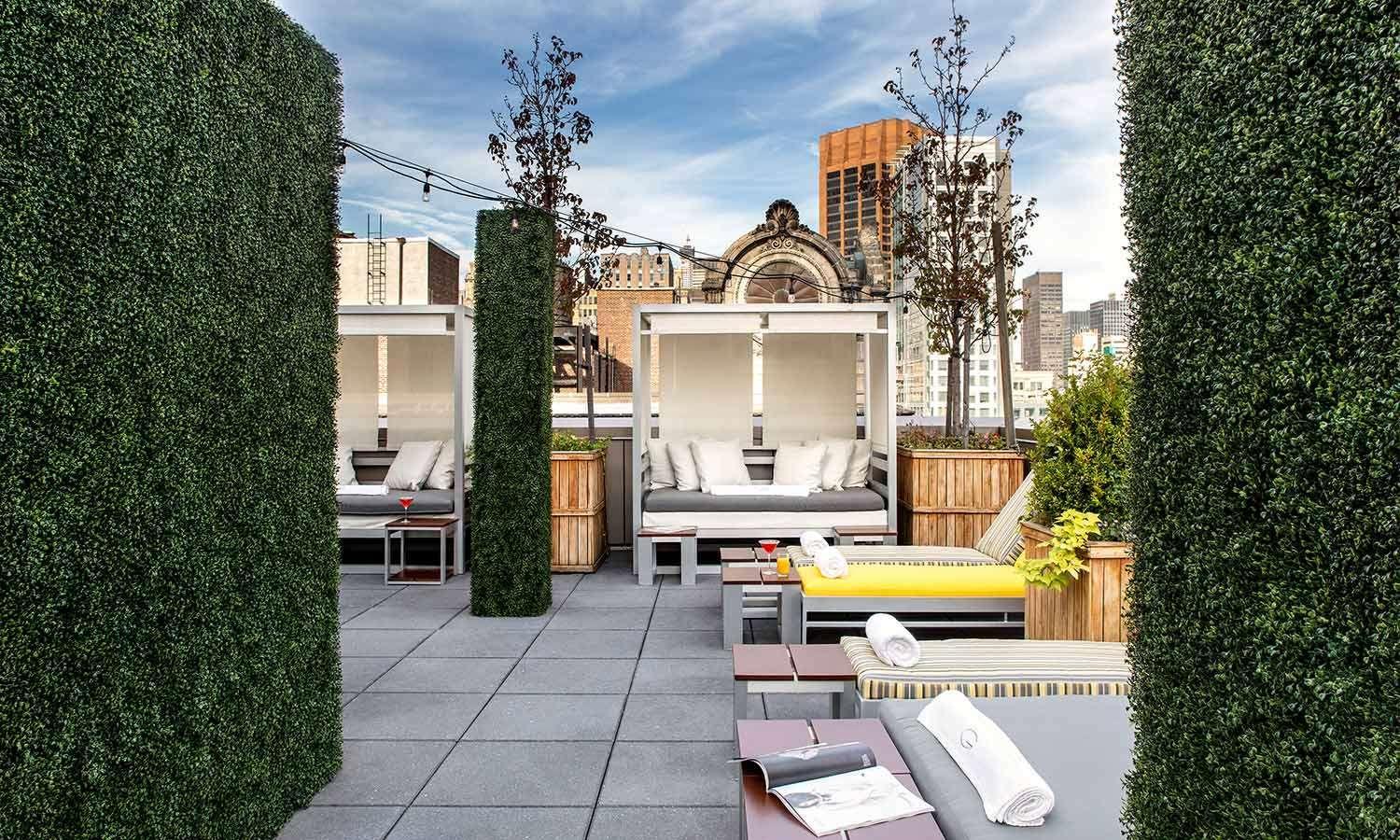 Royalton Park Avenue Hotel New York Kültér fotó Rooftop pool at the Standard East Village