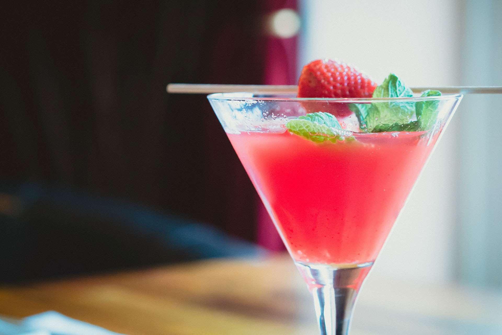 Royalton Park Avenue Hotel New York Kültér fotó A strawberry martini