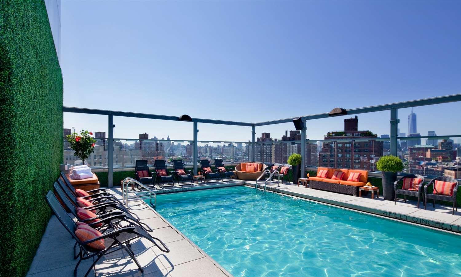 Royalton Park Avenue Hotel New York Kültér fotó Rooftop pool