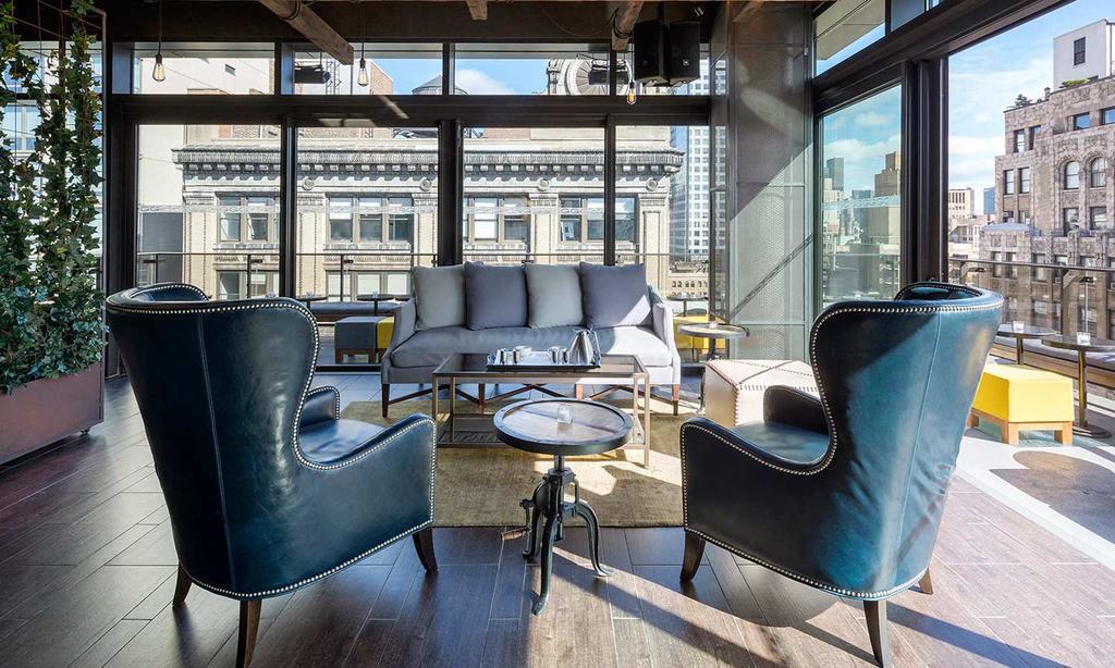 Royalton Park Avenue Hotel New York Kültér fotó The rooftop lounge at the Standard East Village